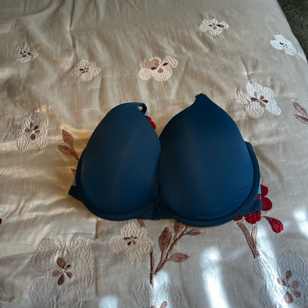 Victoria Secret Push Up Front Close Full Coverage Bra 32DD